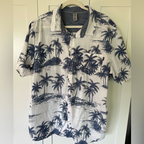 Hurley short sleeve button down, XXL, Hawaiian print - Picture 1 of 4